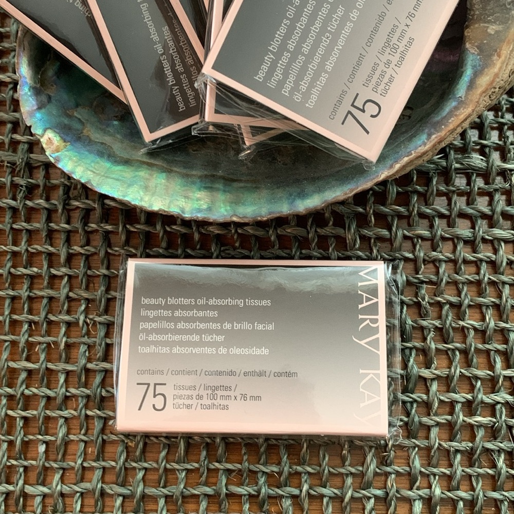 Mary Kay NIP Compact Beauty Blotters Oil Absorbing Tissues - Picture 2 of 7